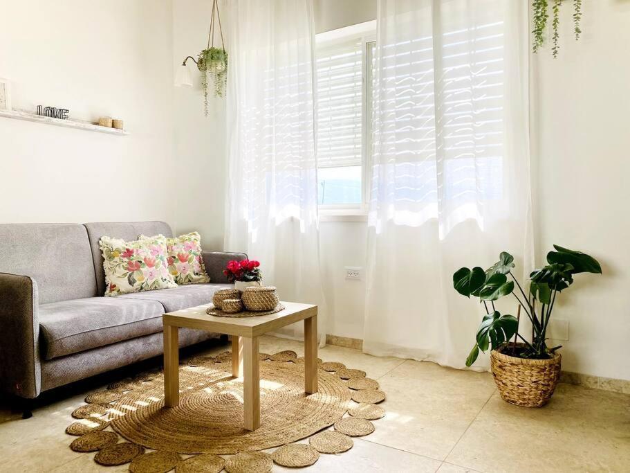 היחידה ליד הנחל עם הנוף לחרמון 33 Apartment *