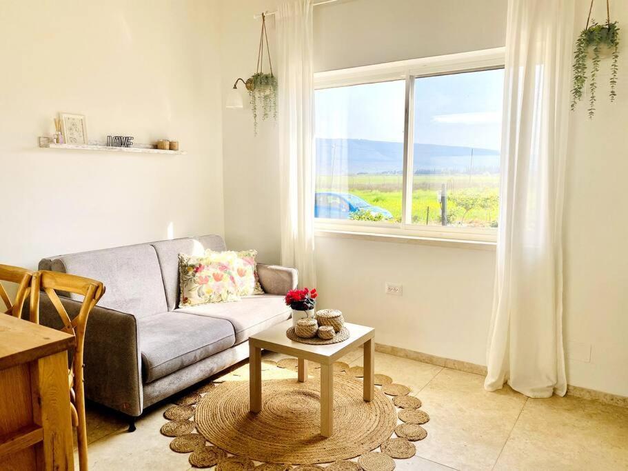 היחידה ליד הנחל עם הנוף לחרמון 33 Apartment Sde Nehemia